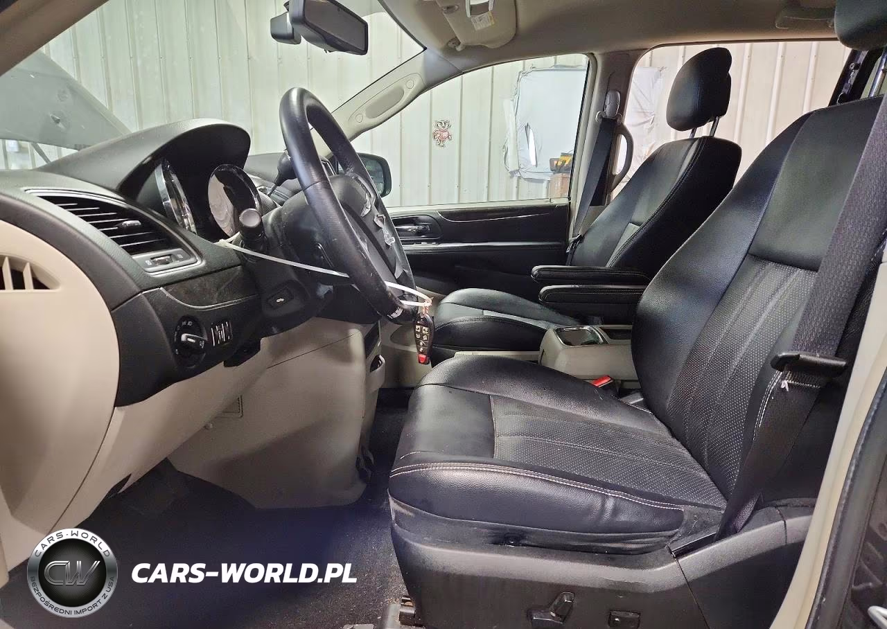 2014 Chrysler Town & Country Touring L VIN:2C4RC1CG4ER171019 - 7