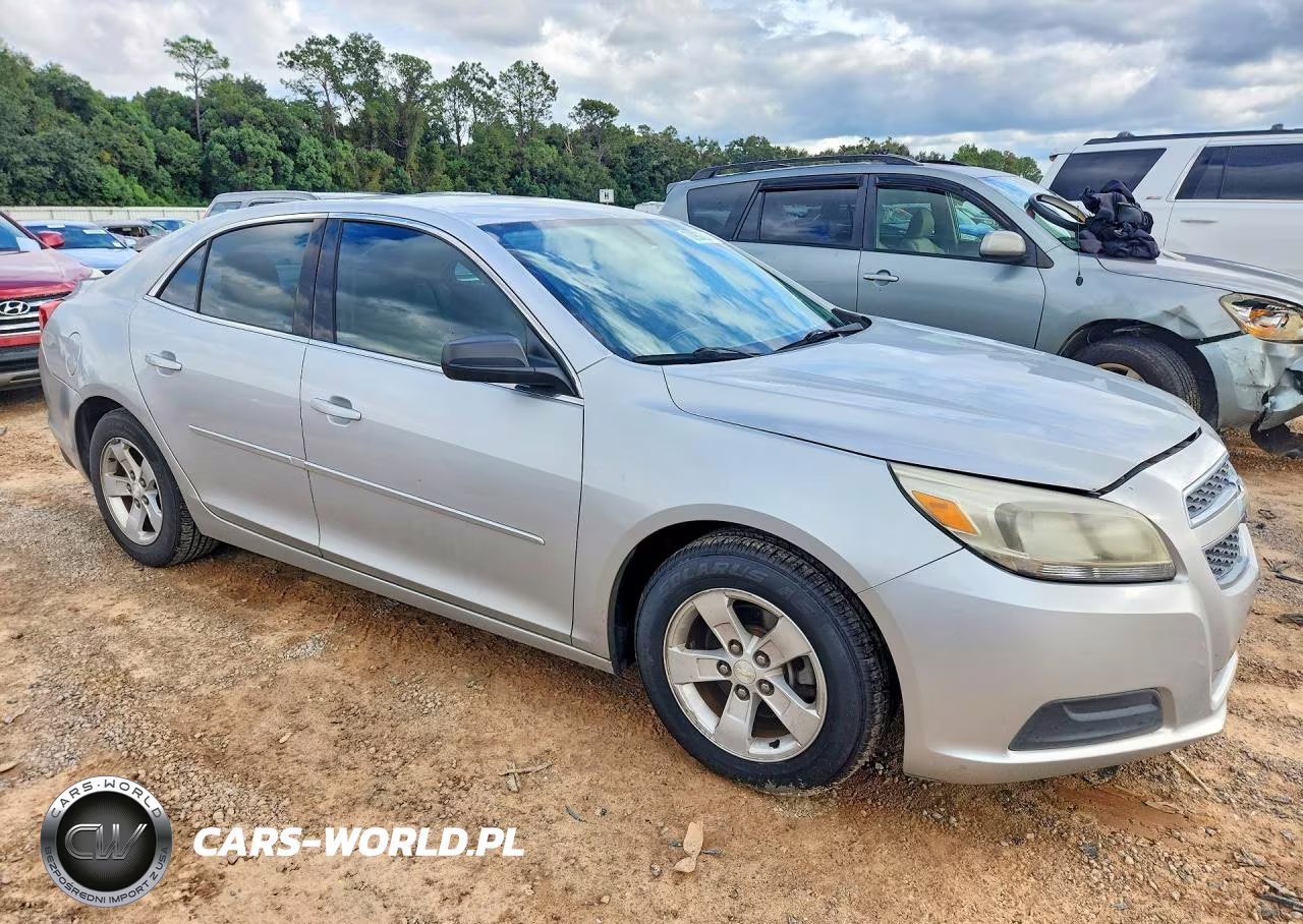 2013 Chevrolet Malibu Ls VIN:1G11B5SA4DF130943 - 4