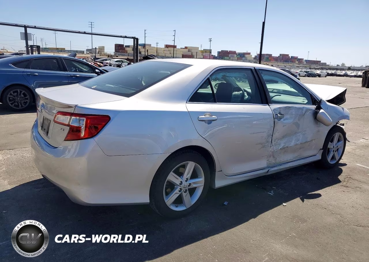 2014 Toyota Camry Se VIN:4T1BF1FK3EU763308 - 3