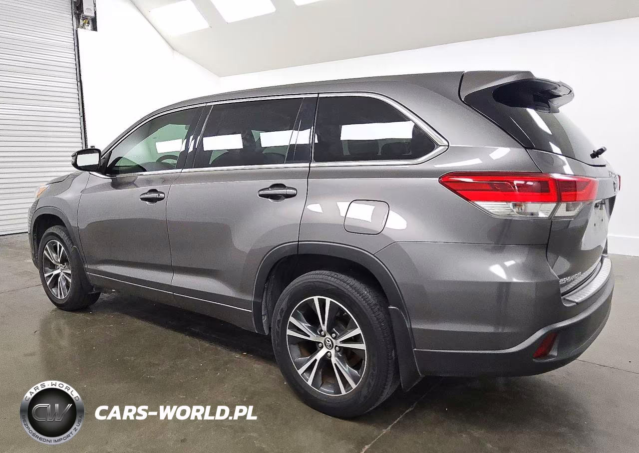 2017 Toyota Highlander Le VIN:5TDZARFHXHS032310 - 2