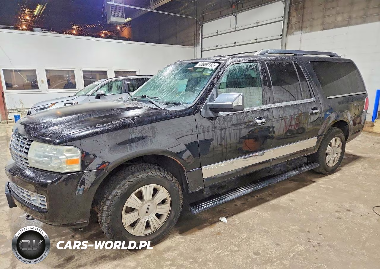 2013 Lincoln Navigator L