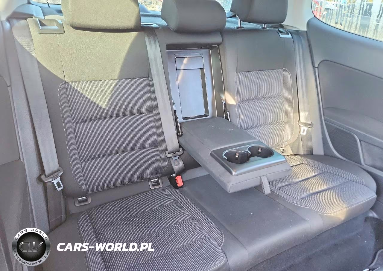 2012 Volkswagen Golf VIN:WVWAB7AJ3CW101212 - 10