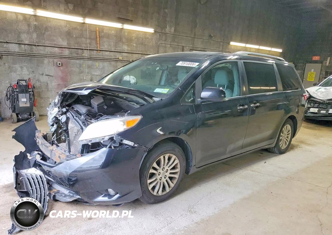 2015 Toyota Sienna Xle 8-Passenger – zdjęcie 1 z 13