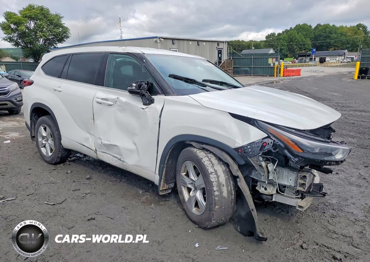 2022 Toyota Highlander Le VIN:5TDBZRBH9NS223082 - 4