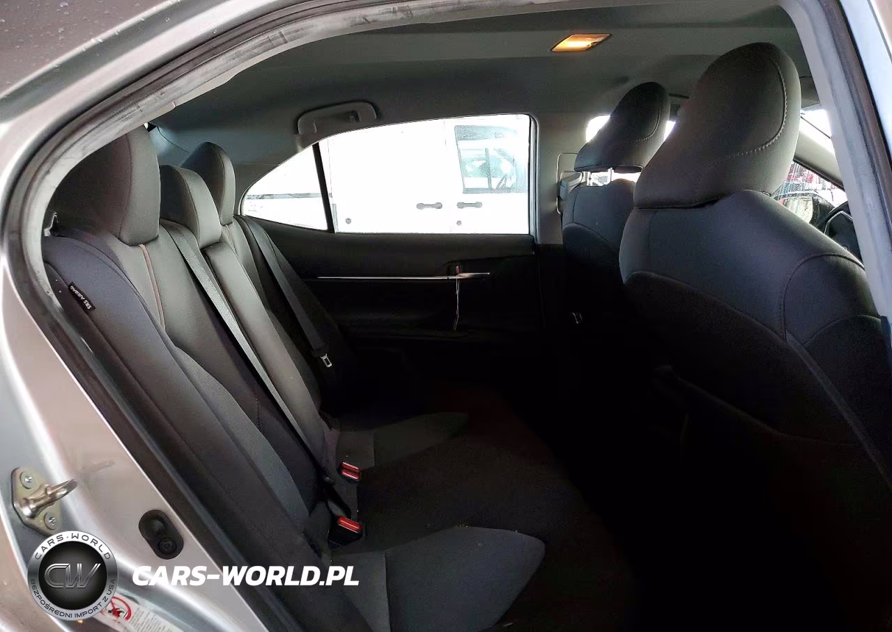 2019 Toyota Camry Le VIN:4T1B11HK4KU770775 - 10