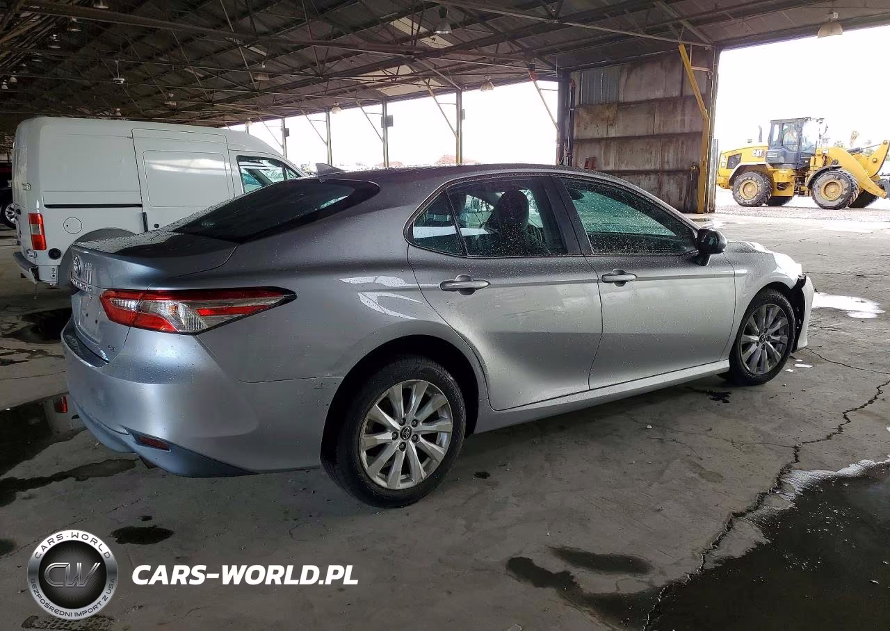 2019 Toyota Camry Le VIN:4T1B11HK4KU770775 - 3
