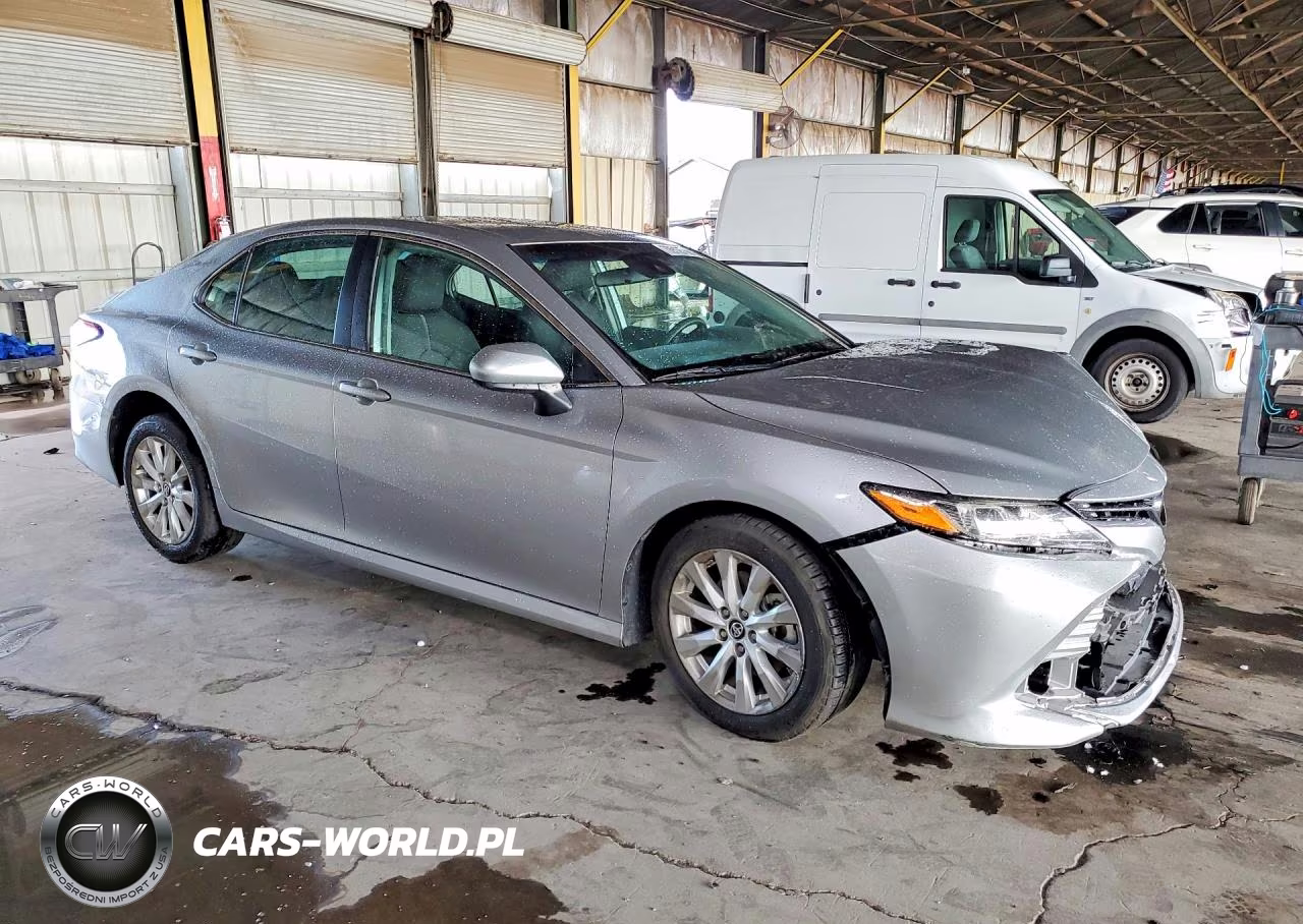 2019 Toyota Camry Le VIN:4T1B11HK4KU770775 - 4