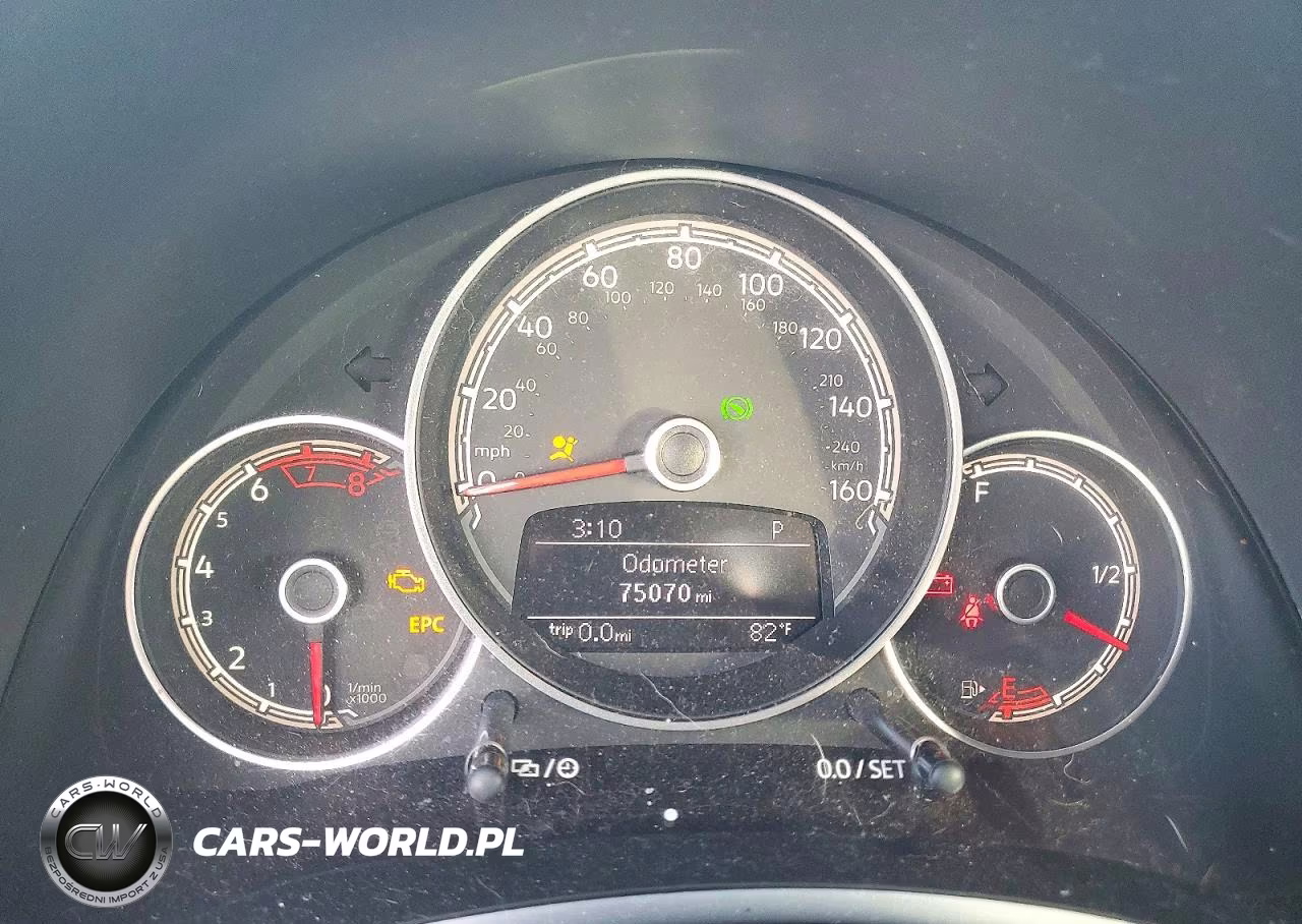 2018 Volkswagen Beetle S VIN:3VW5DAAT4JM516012 - 9