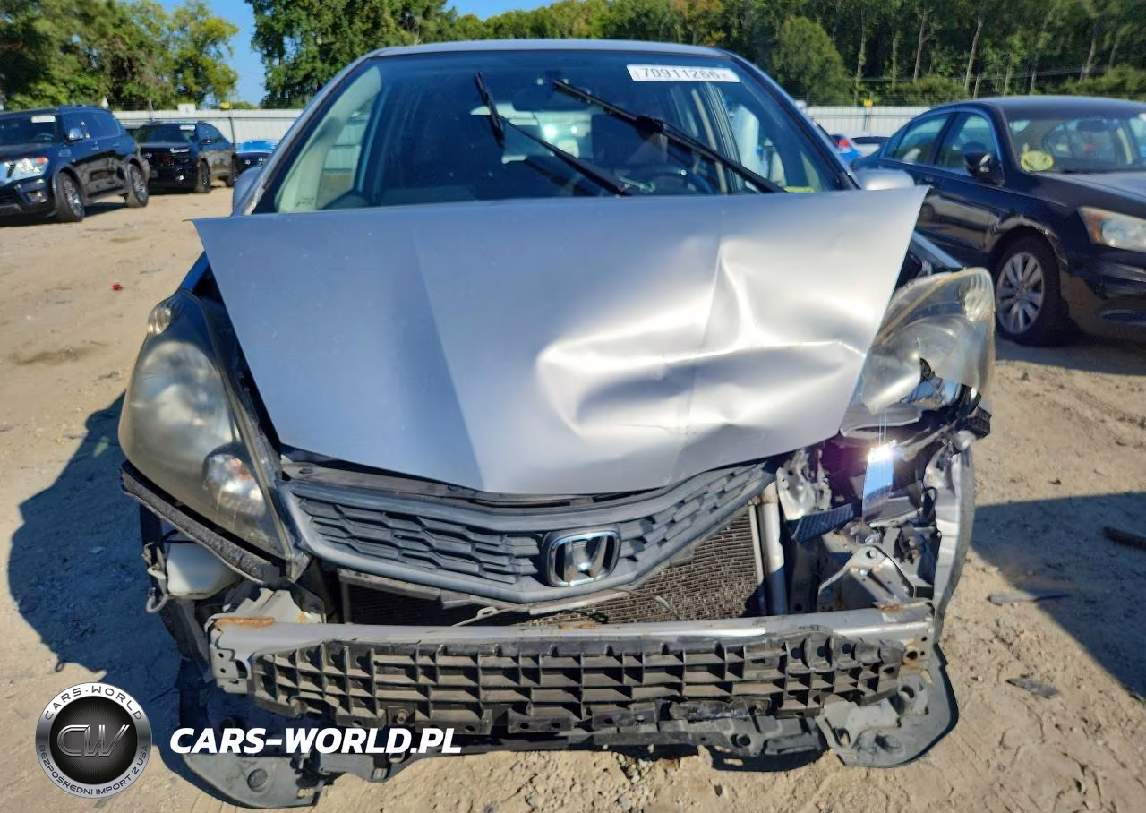 2013 Honda Fit Sport VIN:JHMGE8H58DC047844 - 5