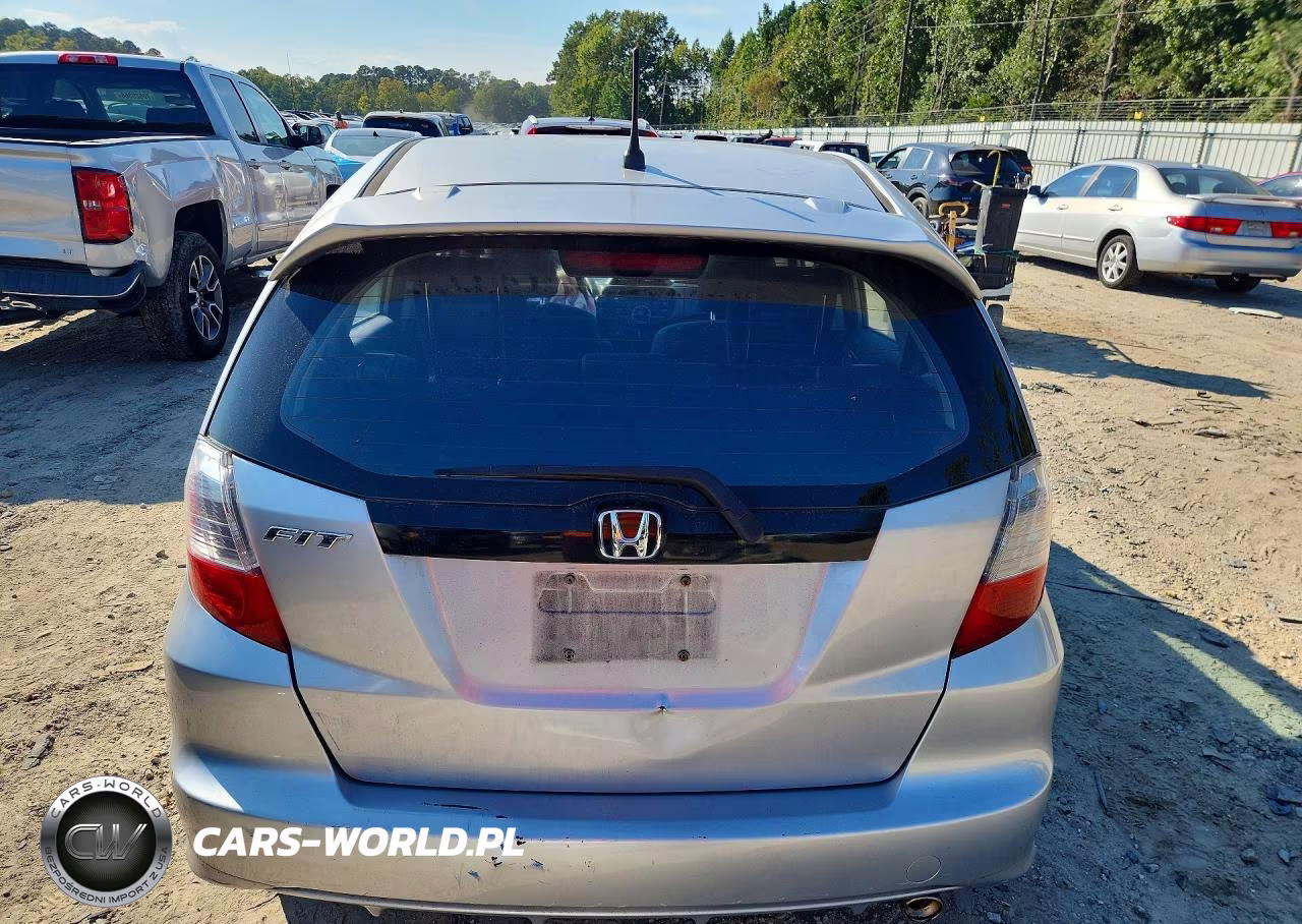 2013 Honda Fit Sport VIN:JHMGE8H58DC047844 - 6