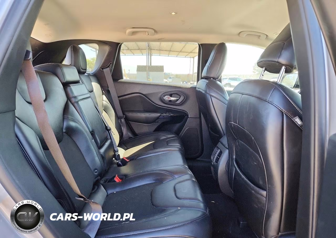 2019 Jeep Cherokee Latitude Plus VIN:1C4PJMLB5KD292644 - 11