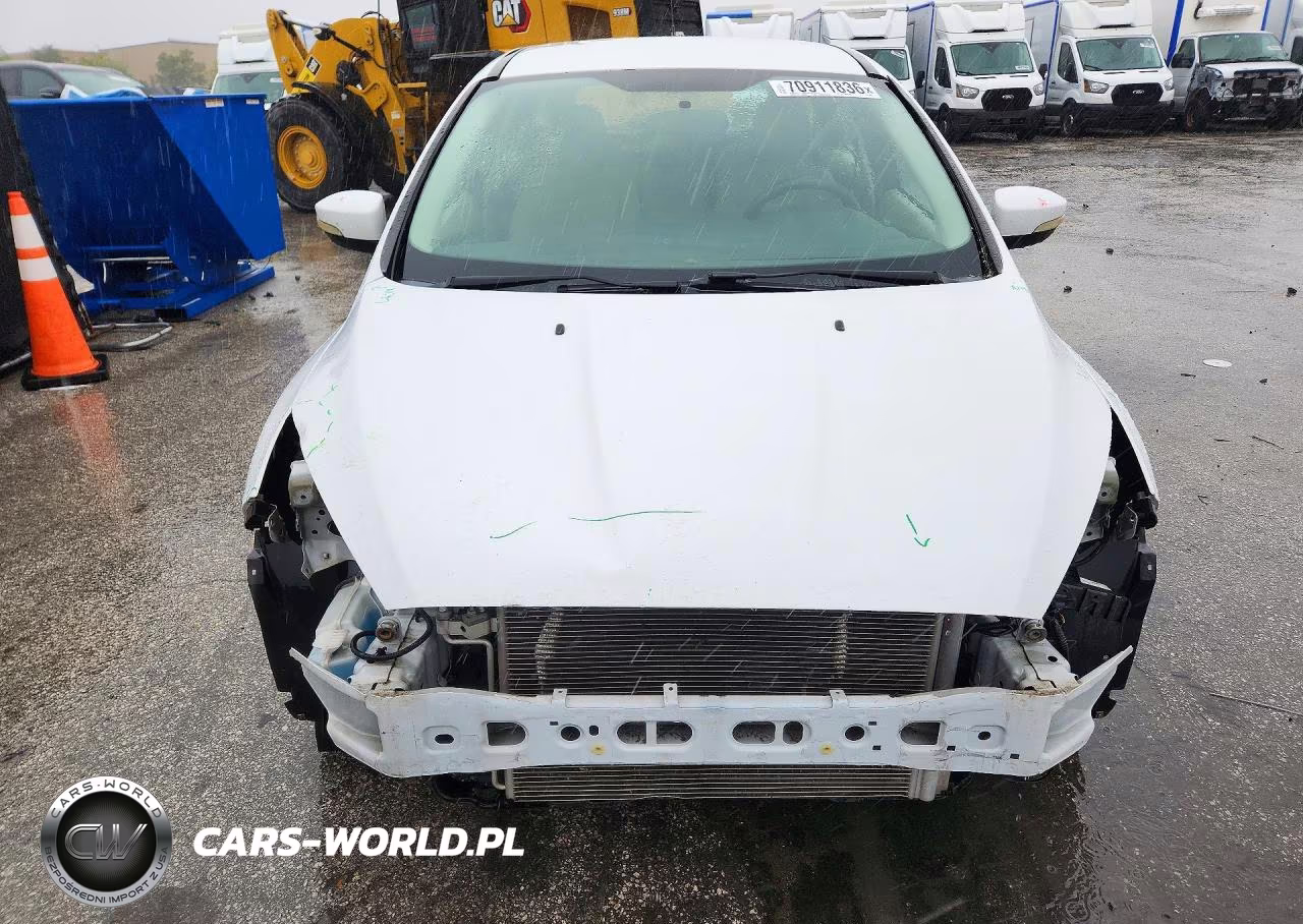 2017 Ford Focus Se VIN:1FADP3K27HL208244 - 5