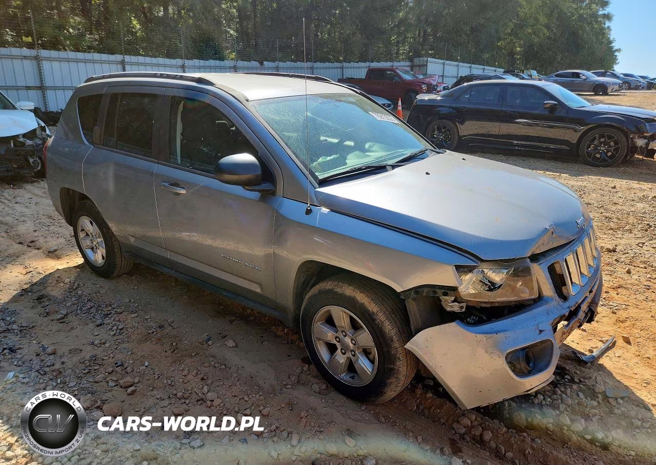 2015 Jeep Compass Sport VIN:1C4NJCBA8FD318184 - 4