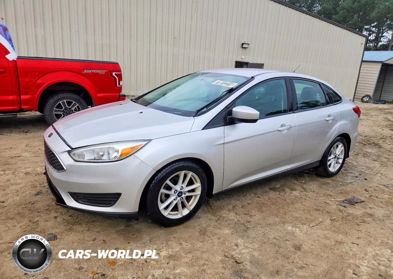 2018 Ford Focus Se VIN:1FADP3F2XJL279888 - 1