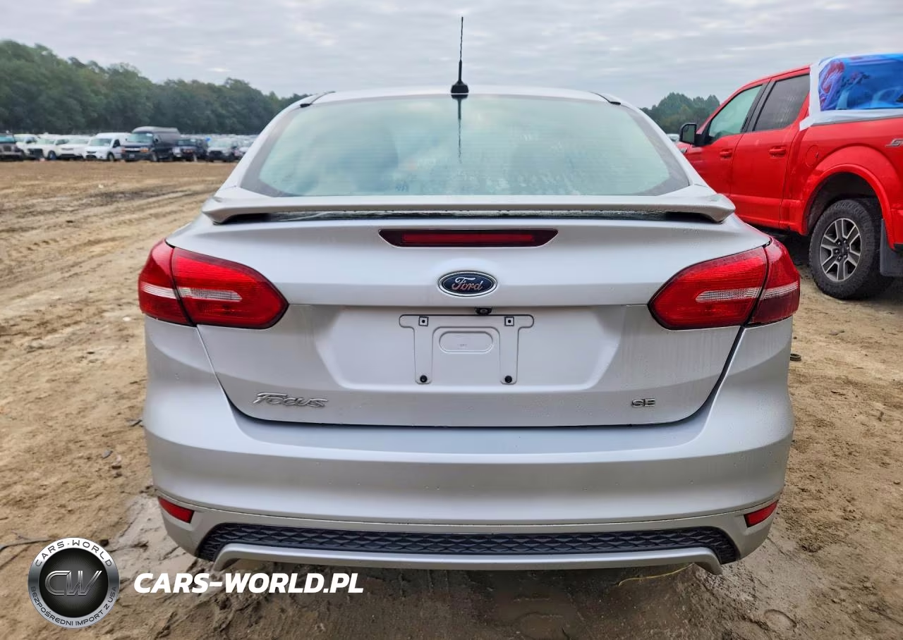 2018 Ford Focus Se VIN:1FADP3F2XJL279888 - 6