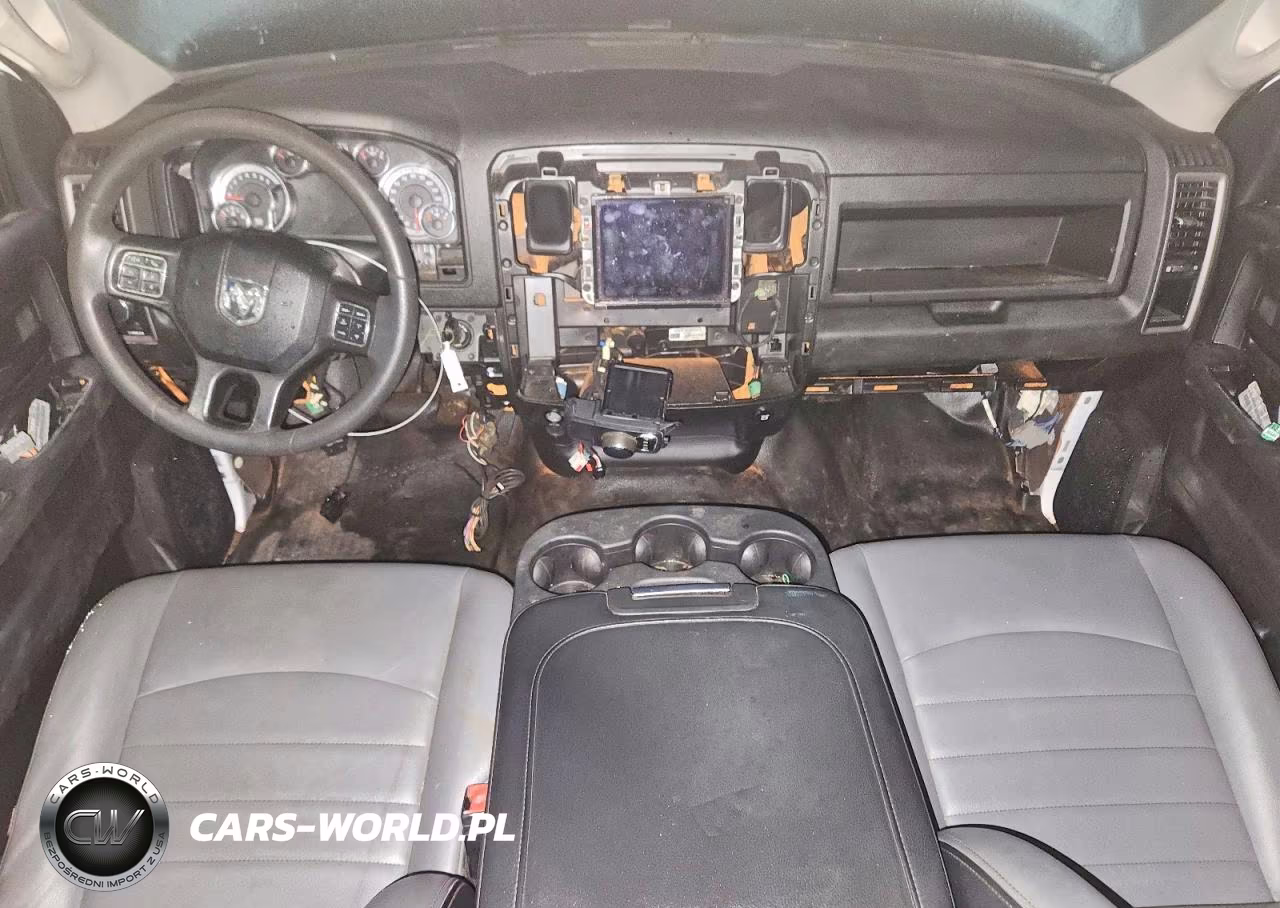 2021 Ram 1500 Classic Tradesman VIN:3C6RR6KG1MG586873 - 8