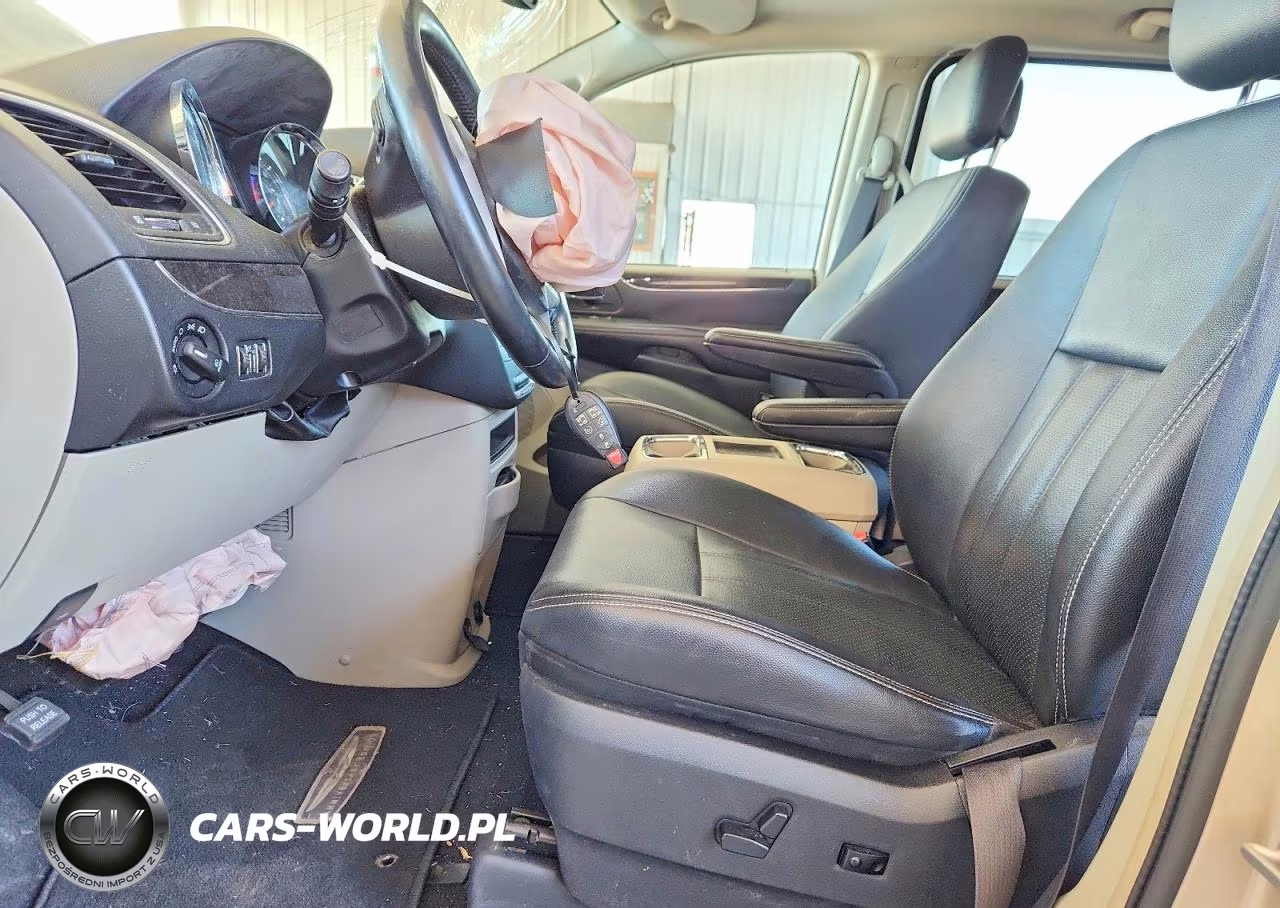 2016 Chrysler Town & Country Touring L VIN:2C4RC1CG6GR150501 - 7