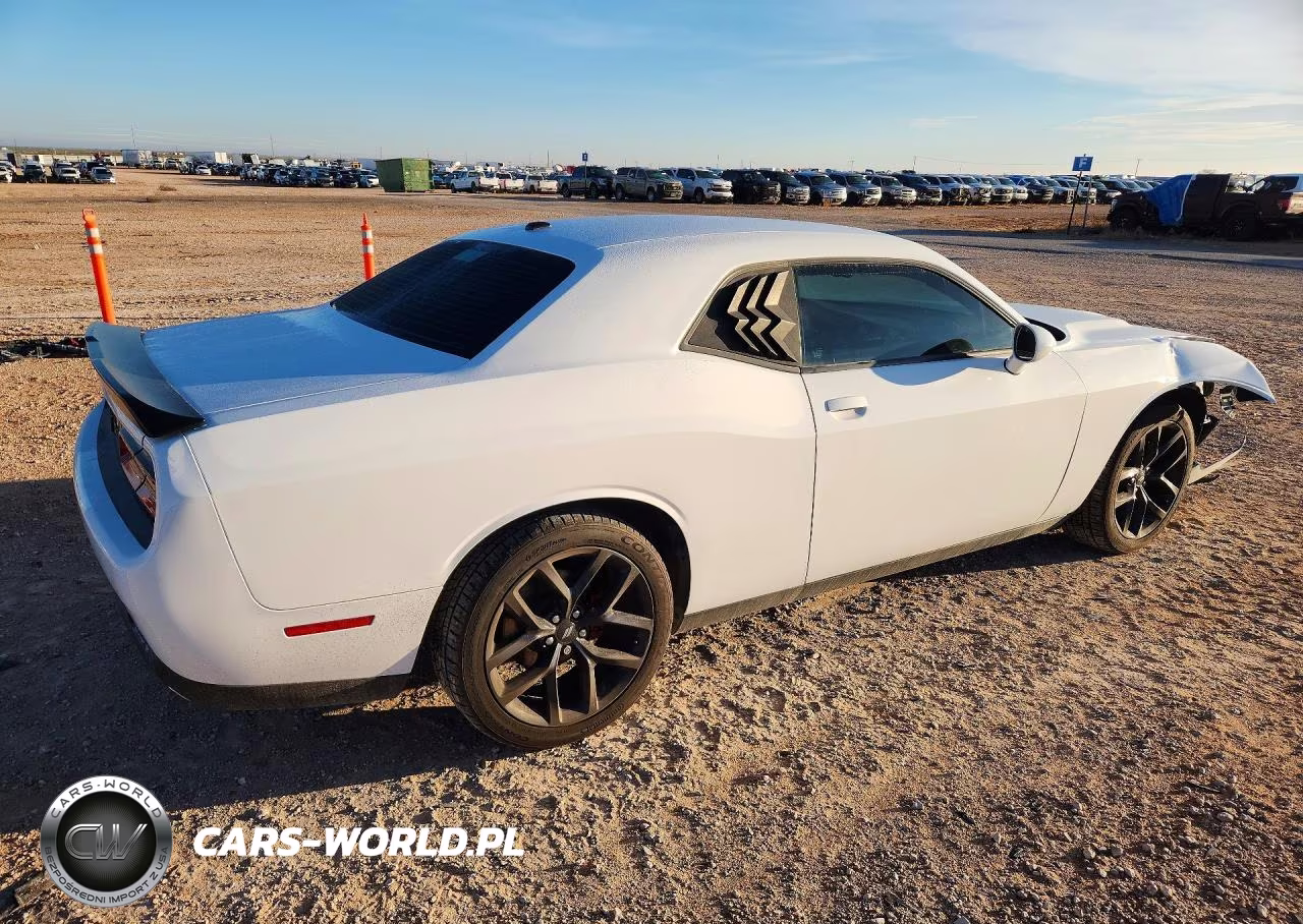 2021 Dodge Challenger Sxt VIN:2C3CDZAG2MH596493 - 3