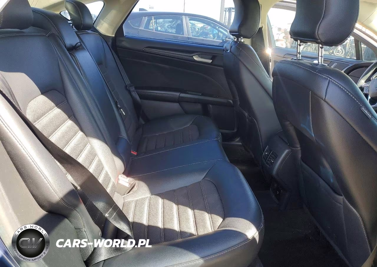 2018 Ford Fusion Se Hybrid VIN:3FA6P0LU1JR207816 - 10