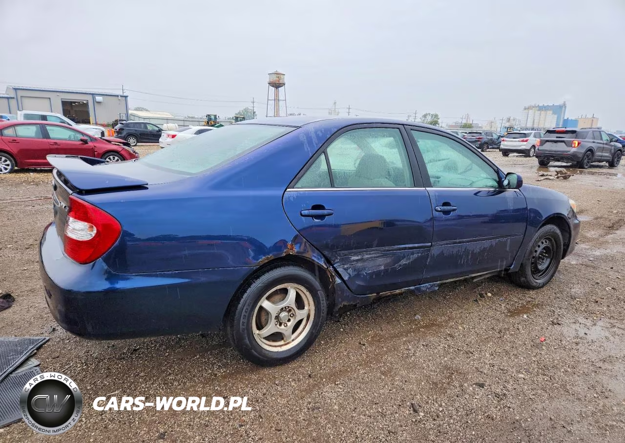 2002 Toyota Camry Le VIN:4T1BE32K42U550318 - 3