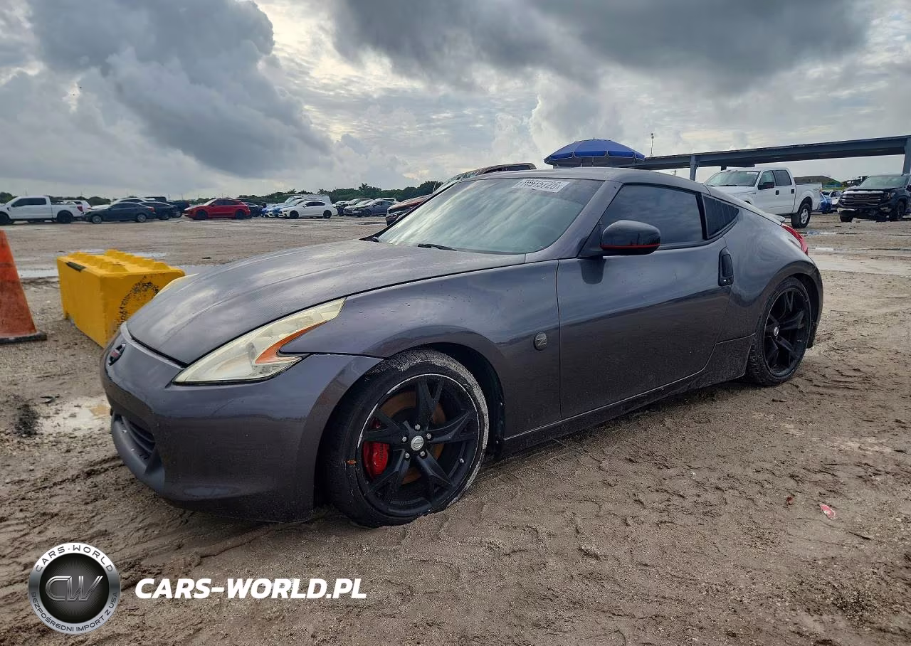 2010 Nissan 370Z Base