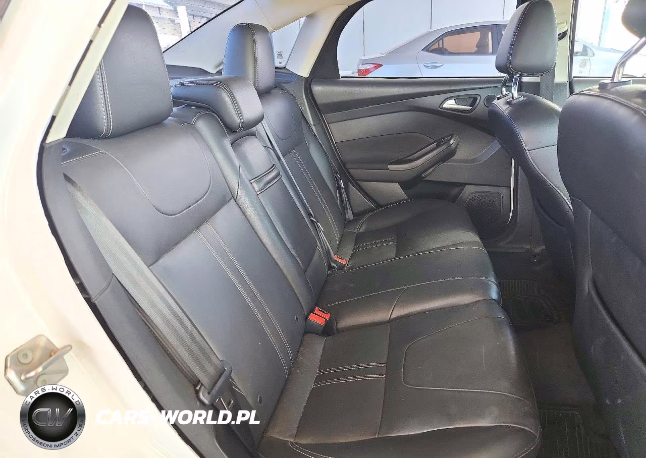 2012 Ford Focus Sel VIN:1FAHP3H22CL371577 - 10