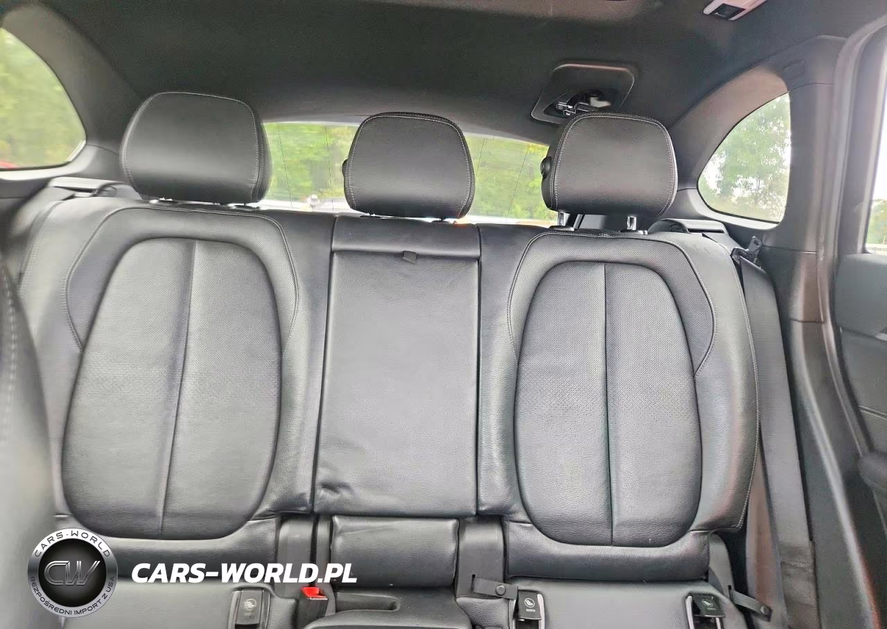 2017 BMW X1 xDrive28I VIN:WBXHT3Z38H4A54911 - 10