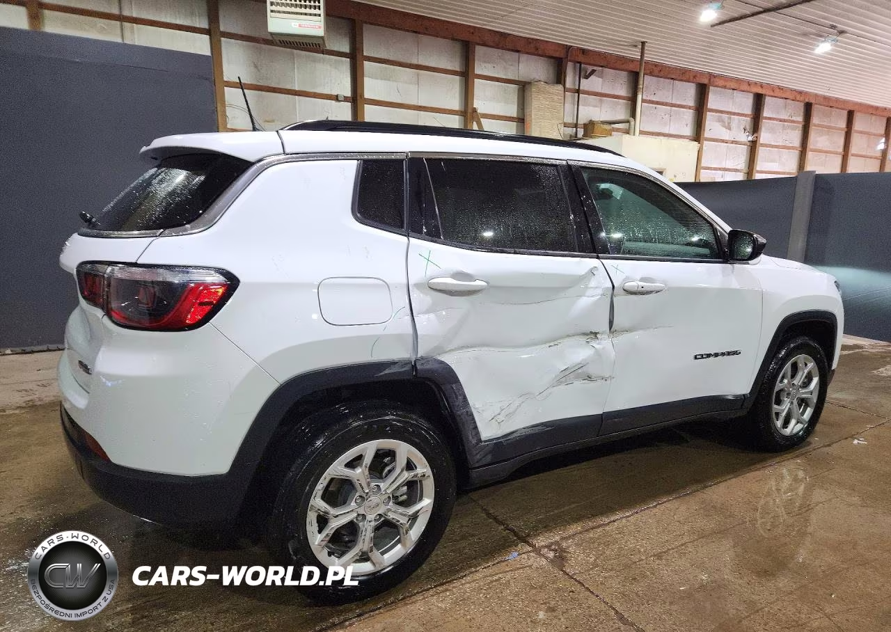 2024 Jeep Compass Latitude VIN:3C4NJDBN7RT160914 - 3
