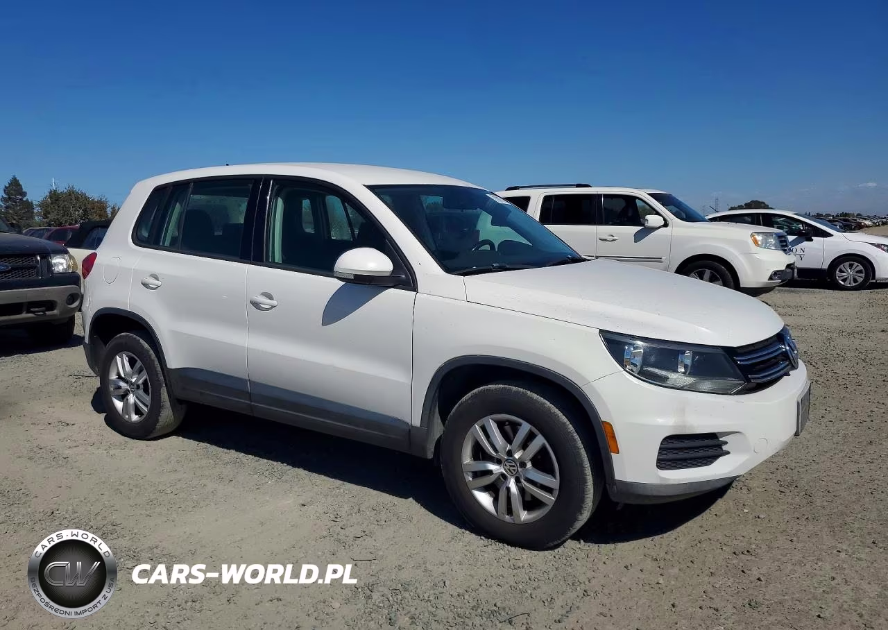 2013 Volkswagen Tiguan S VIN:WVGAV3AX0DW576883 - 4