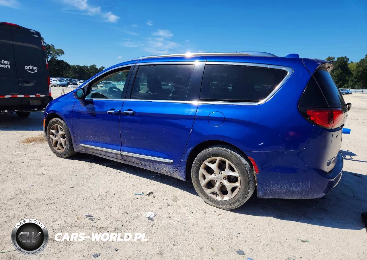 2020 Chrysler Pacifica Touring L VIN:2C4RC1BG5LR114987 - 2
