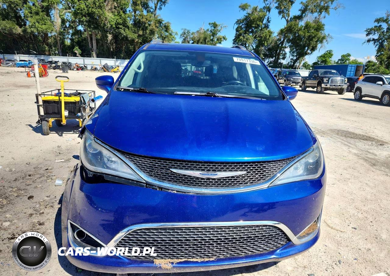 2020 Chrysler Pacifica Touring L VIN:2C4RC1BG5LR114987 - 5