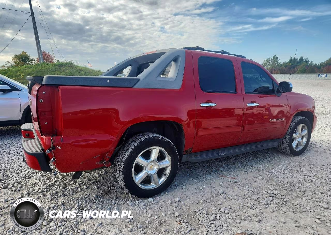 2011 Chevrolet Avalanche Ls VIN:3GNTKEE33BG151007 - 3