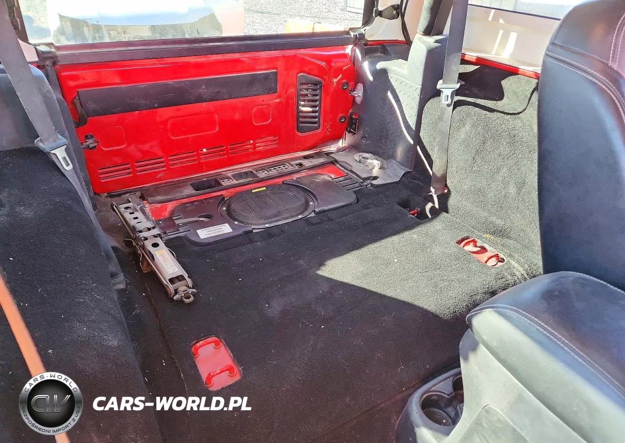 2015 Jeep Wrangler Rubicon VIN:1C4BJWCG8FL720820 - 10