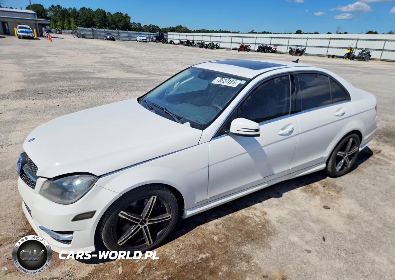 2014 Mercedes-Benz C 300 4Matic VIN:WDDGF8ABXEG198828 - 1