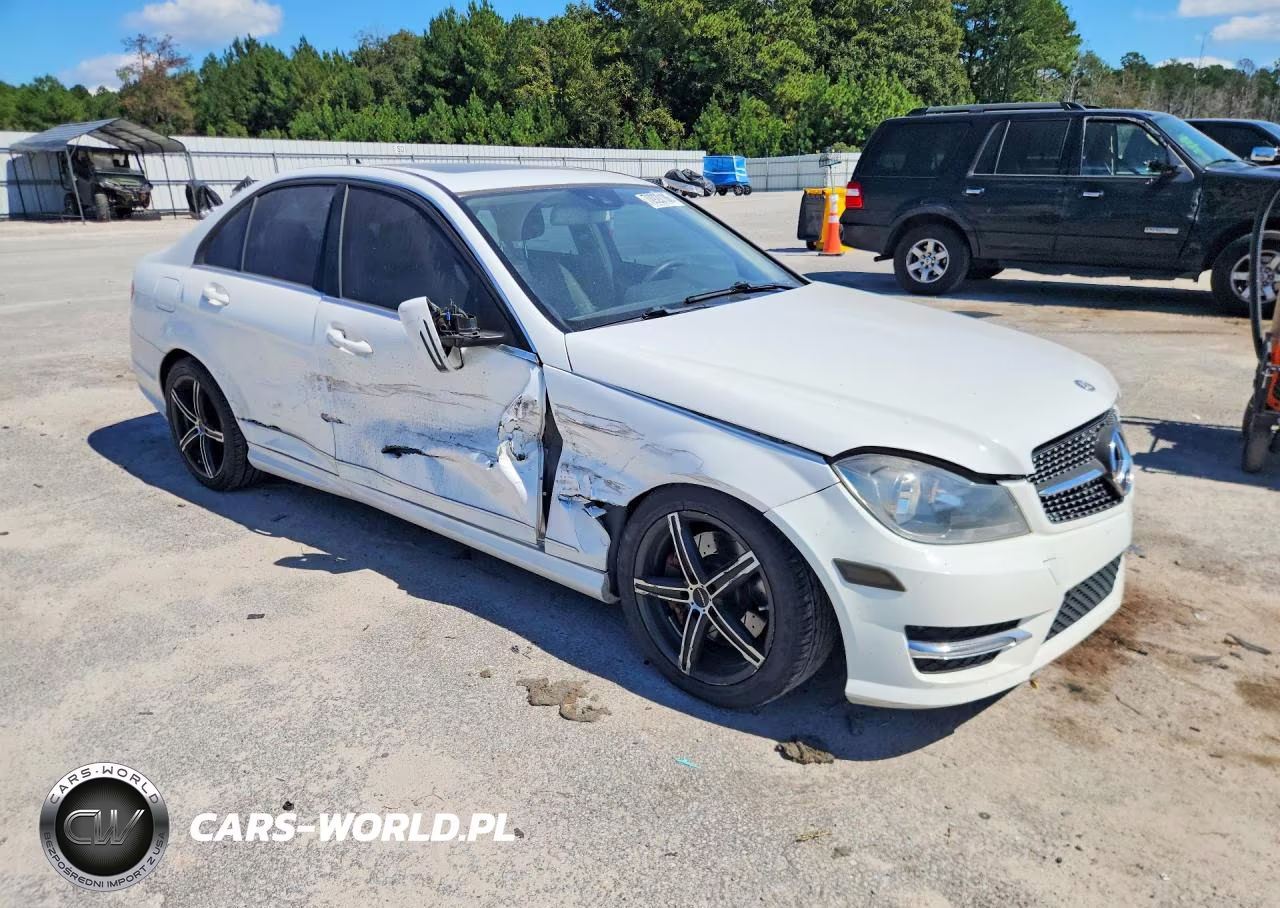 2014 Mercedes-Benz C 300 4Matic VIN:WDDGF8ABXEG198828 - 4