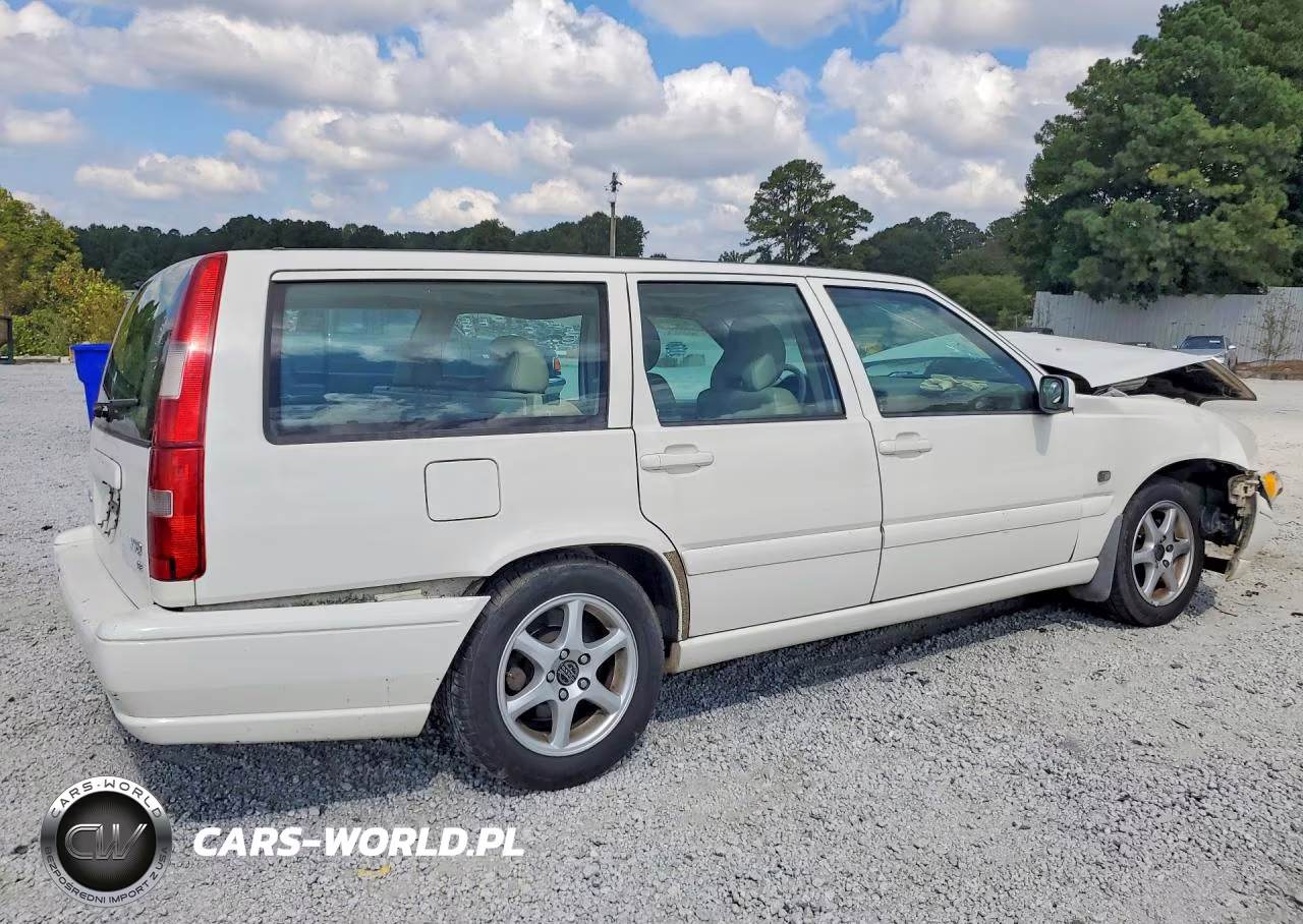 2000 Volvo V70 Base VIN:YV1LW61J5Y2708888 - 3