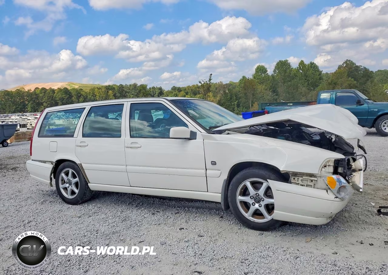 2000 Volvo V70 Base VIN:YV1LW61J5Y2708888 - 4