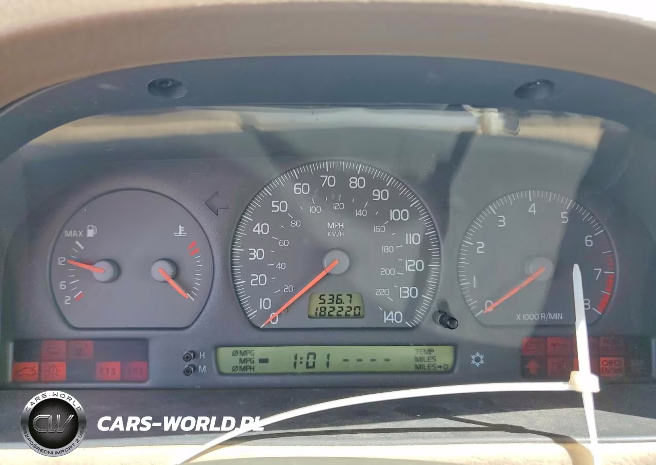 2000 Volvo V70 Base VIN:YV1LW61J5Y2708888 - 9
