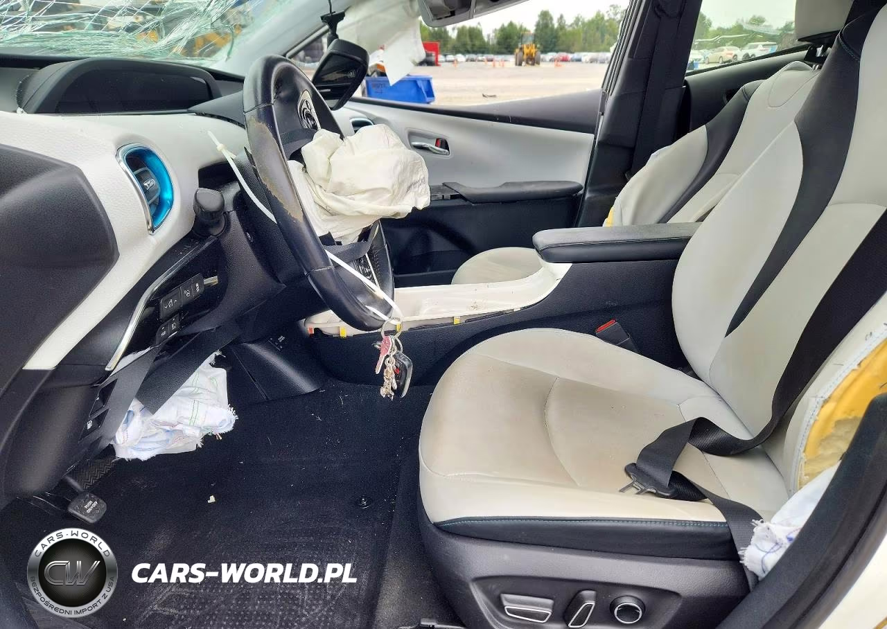 2017 Toyota Prius Prime Advanced VIN:JTDKARFP9H3031174 - 7