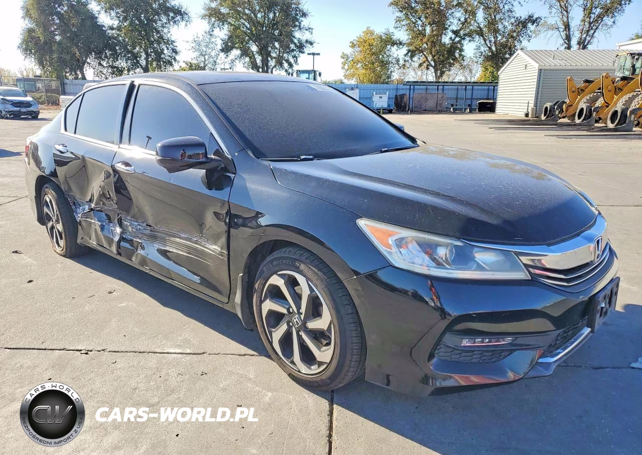2017 Honda Accord Ex VIN:1HGCR2F7XHA237329 - 4