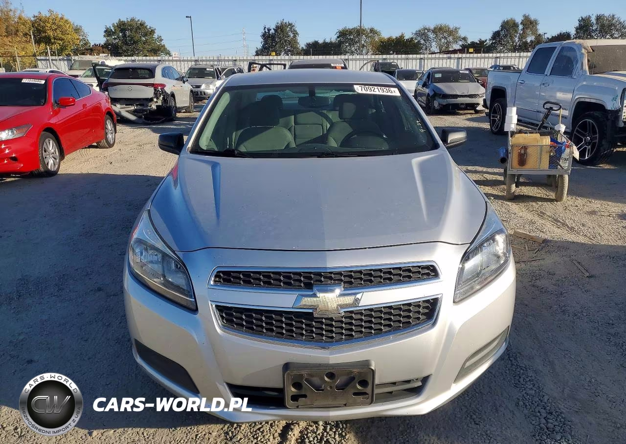 2013 Chevrolet Malibu Ls VIN:1G11B5SAXDF193593 - 5