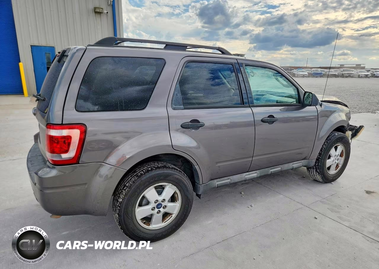 2010 Ford Escape Xlt VIN:1FMCU0D72AKB94105 - 3