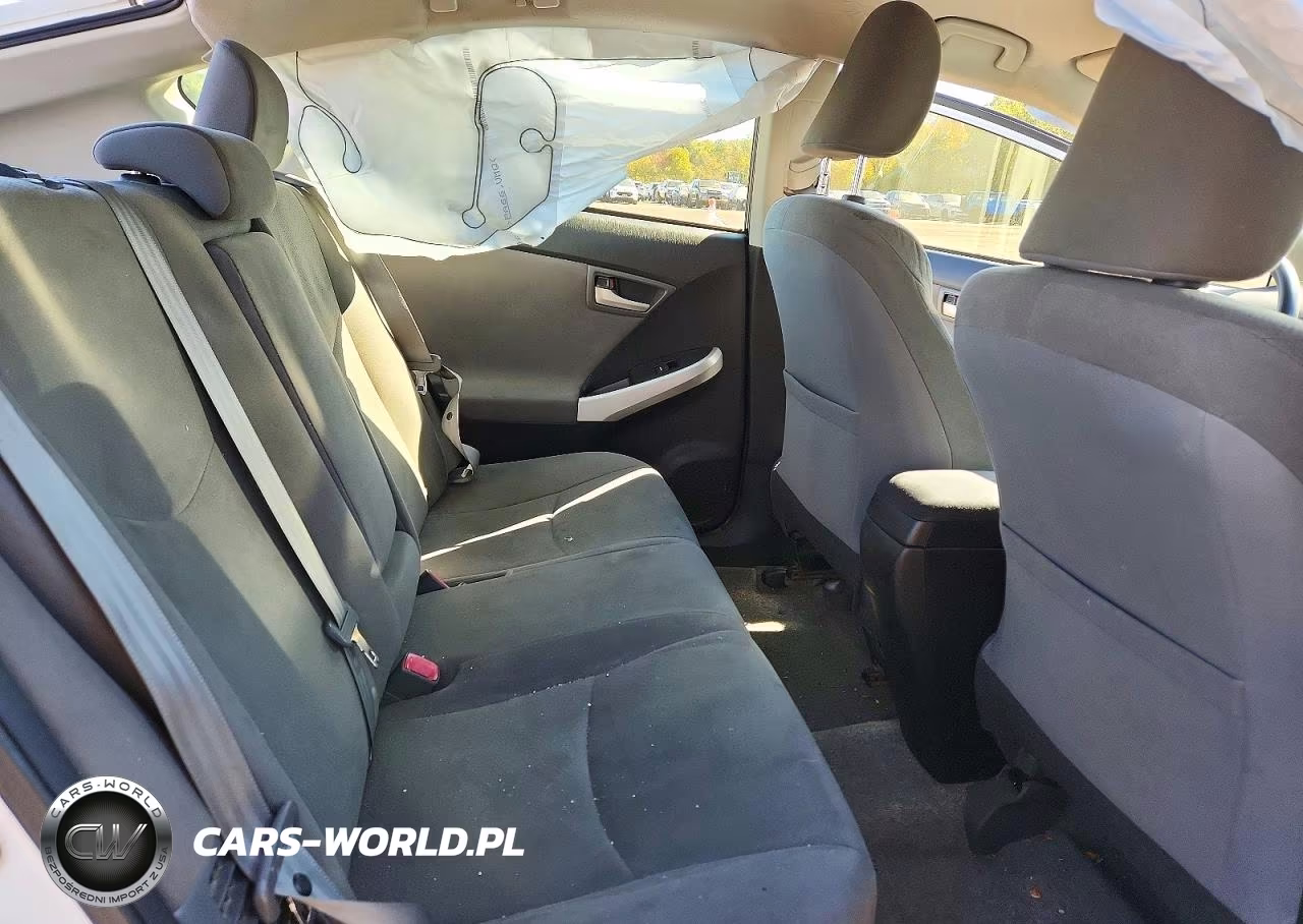 2014 Toyota Prius Two VIN:JTDKN3DUXE1813453 - 10
