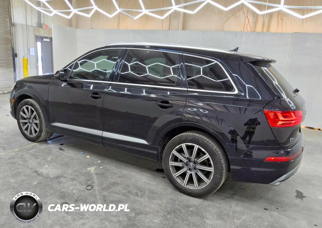 2017 Audi Q7 Premium Plus VIN:WA1LAAF71HD056354 - 2