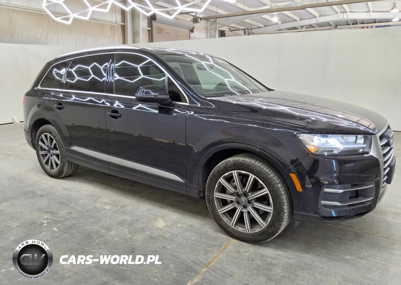 2017 Audi Q7 Premium Plus VIN:WA1LAAF71HD056354 - 4