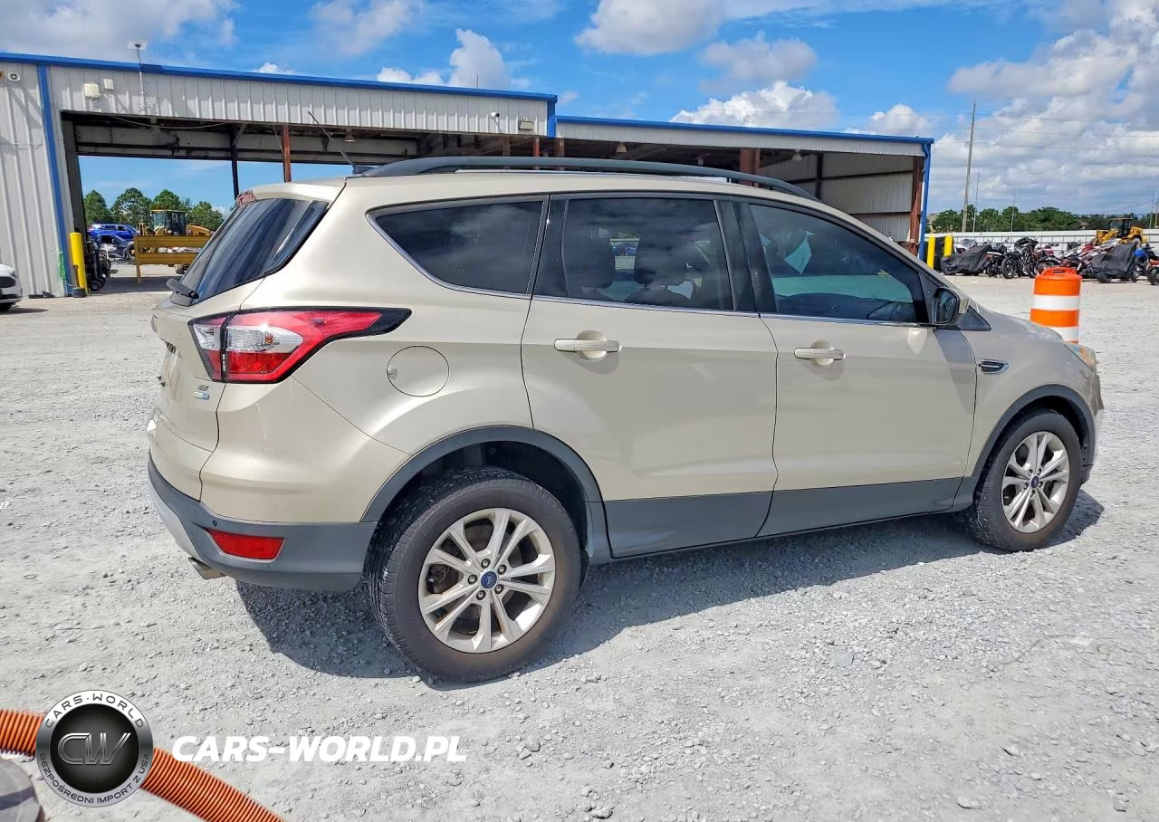 2017 Ford Escape Se VIN:1FMCU9GD1HUC57702 - 3