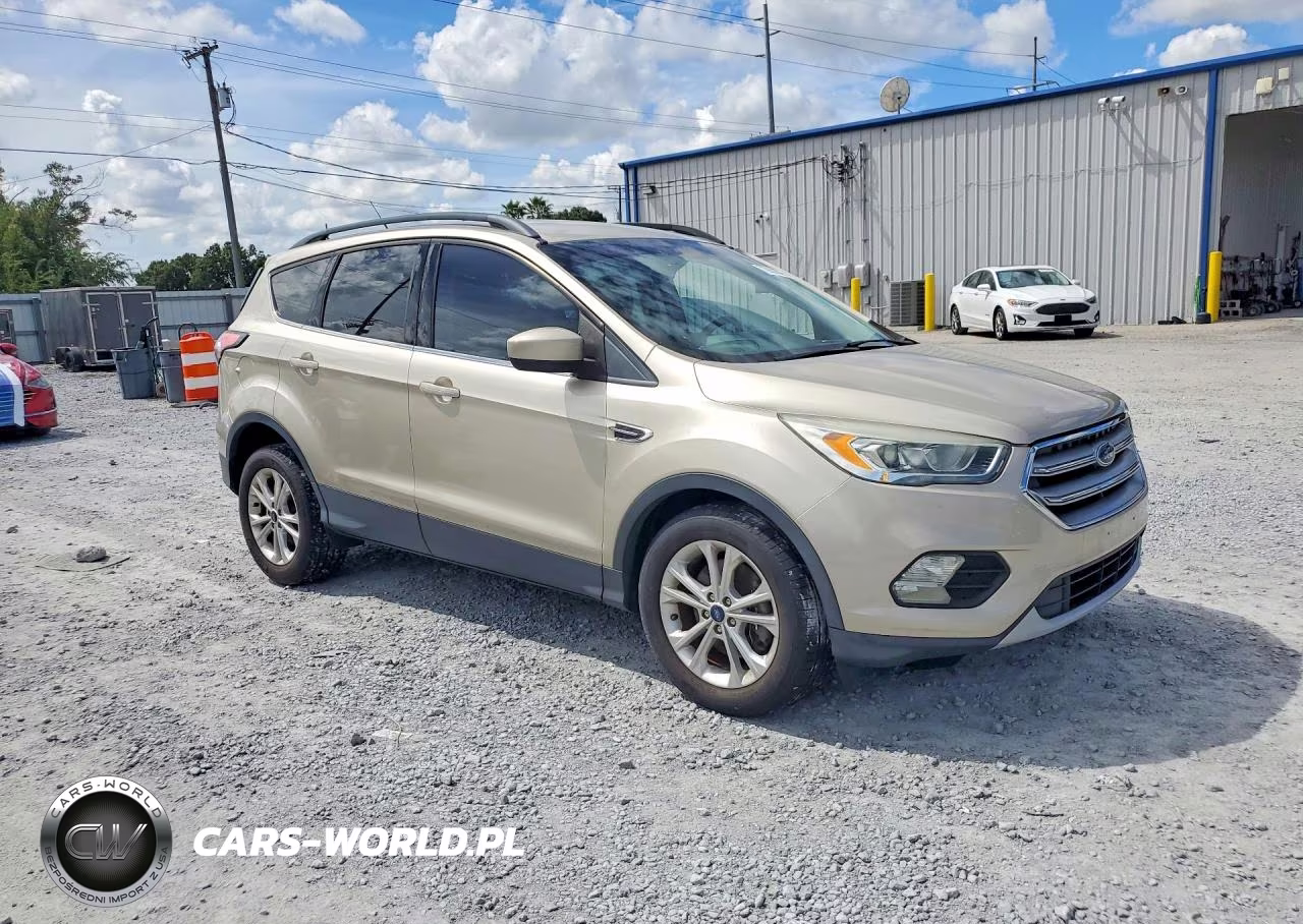 2017 Ford Escape Se VIN:1FMCU9GD1HUC57702 - 4