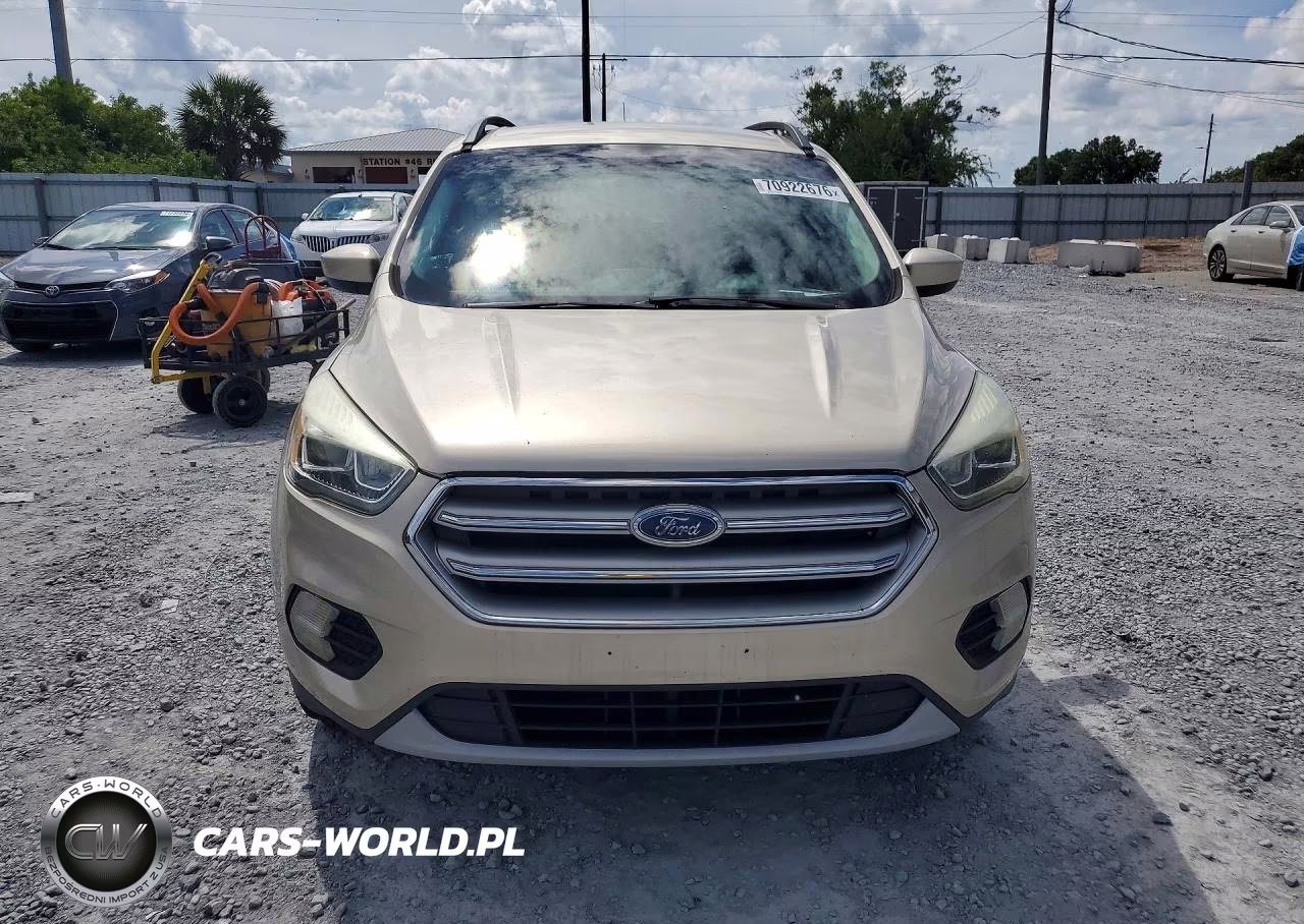 2017 Ford Escape Se VIN:1FMCU9GD1HUC57702 - 5