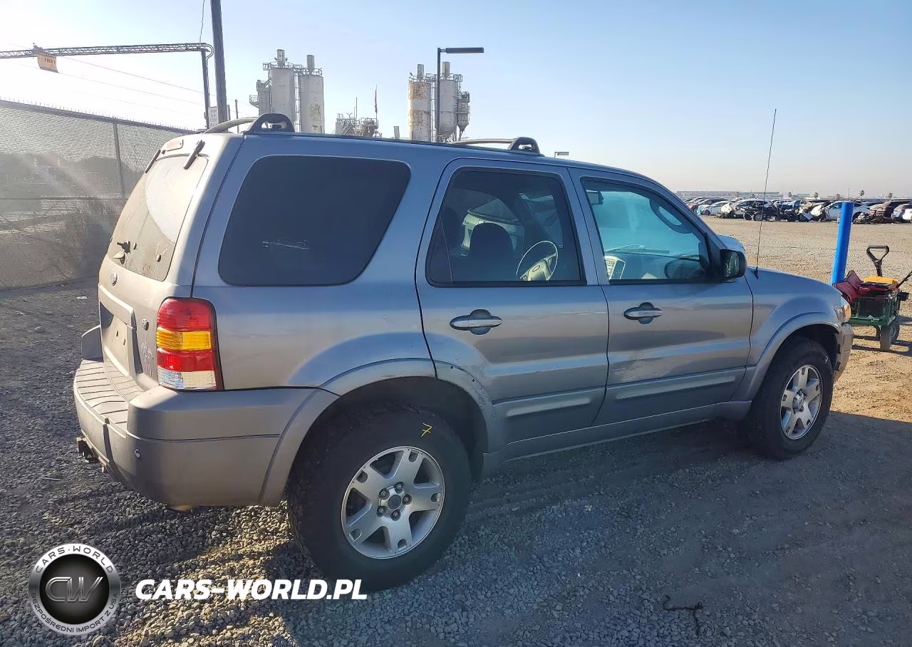 2007 Ford Escape Limited VIN:1FMCU04107KB99257 - 3