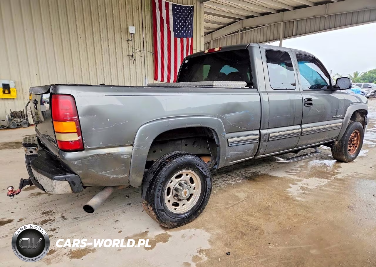 2001 Chevrolet Silverado C2500 Heavy Duty VIN:1GCHC29U31E213623 - 3